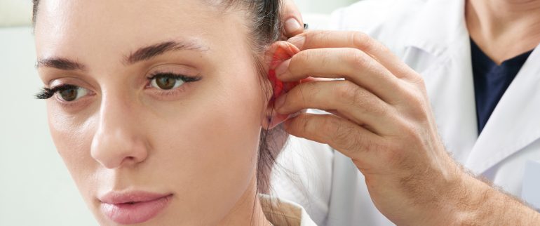 Odstające uszy - korekta u chirurga