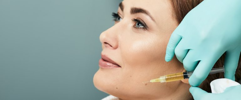 Lipofilling czy wypełnianie kwasem hialuronowym?