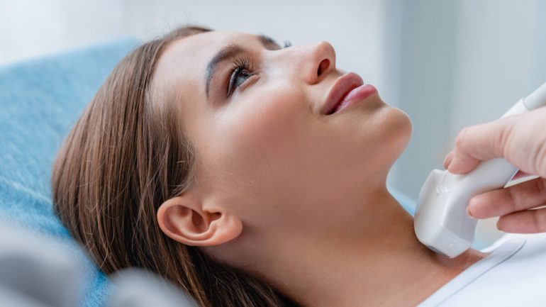 gruczolak-tarczycy-objawy-krakow-scm